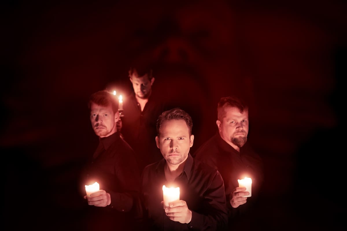 TEL Dracula Presse Print 25cm Foto Hanno Endres web